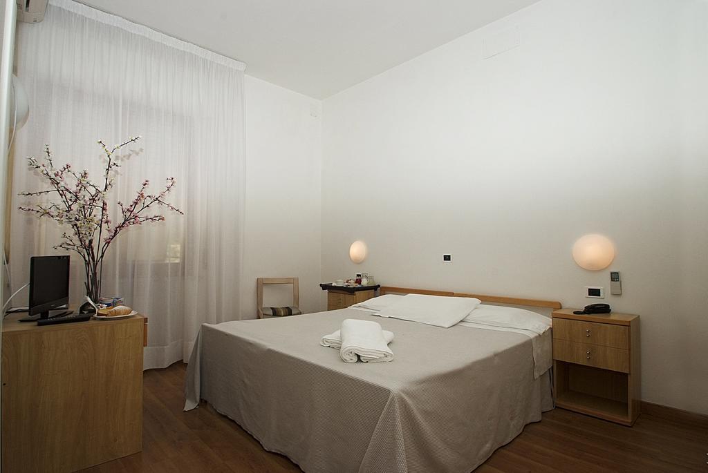 Hotel Mediterraneo Chianciano Terme Δωμάτιο φωτογραφία