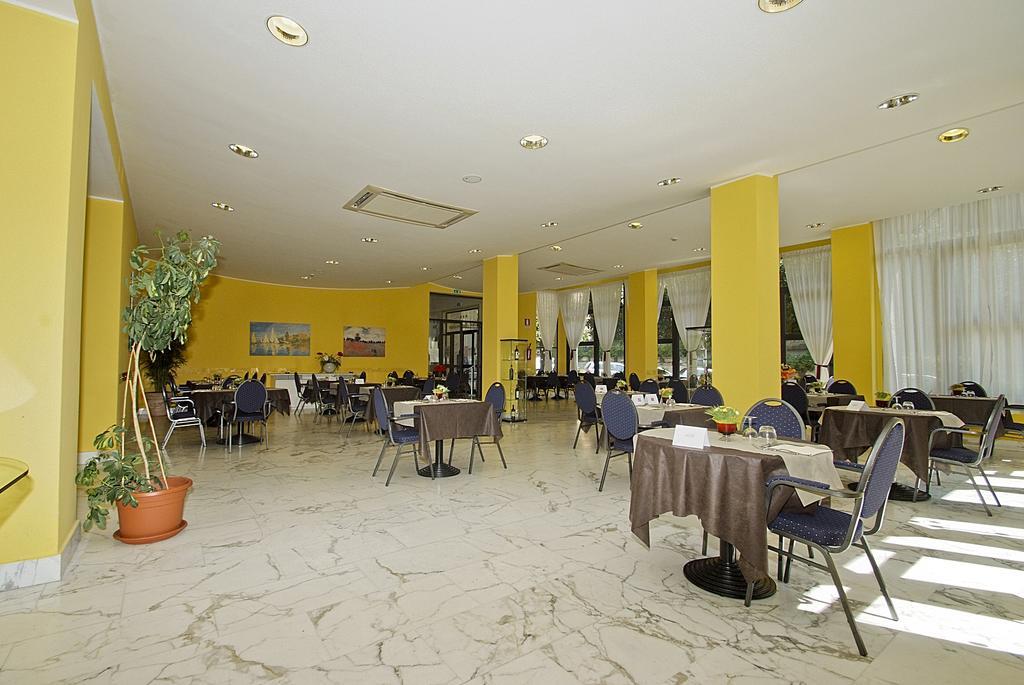 Hotel Mediterraneo Chianciano Terme Εξωτερικό φωτογραφία