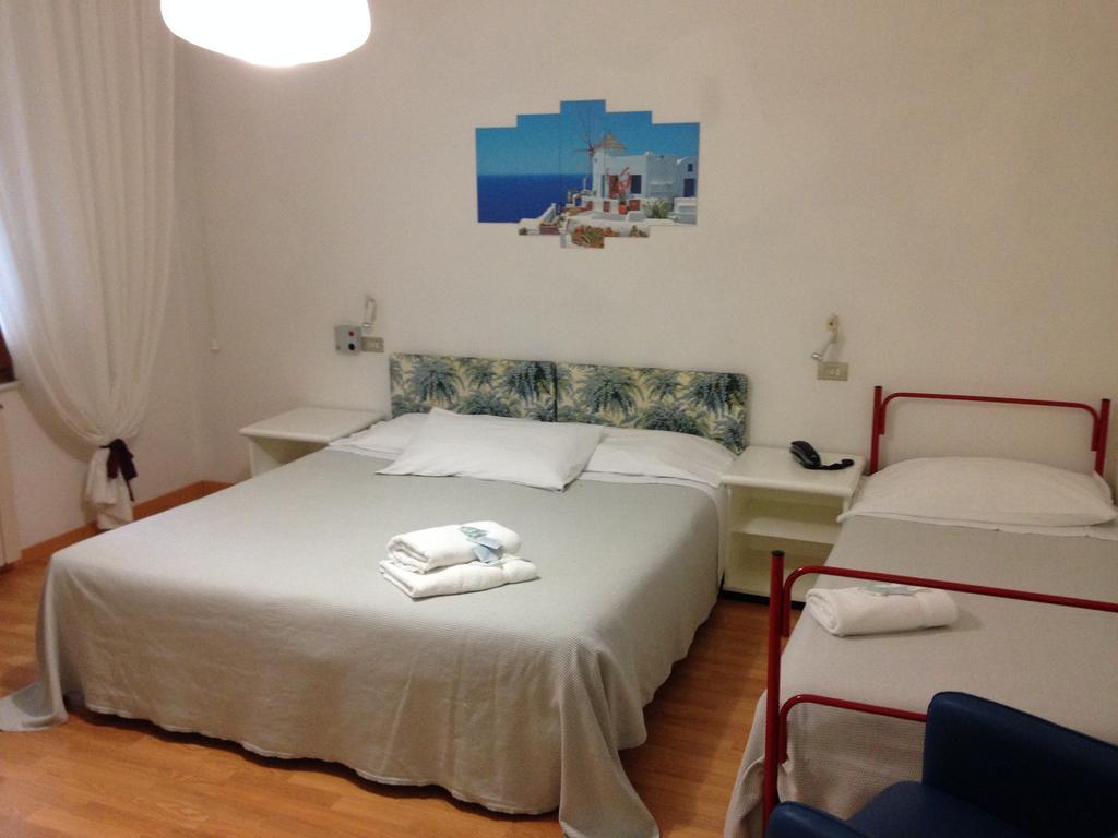 Hotel Mediterraneo Chianciano Terme Δωμάτιο φωτογραφία