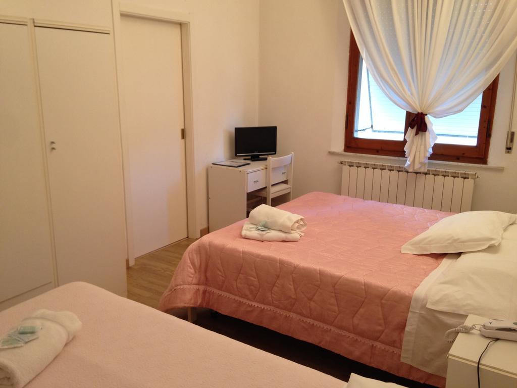 Hotel Mediterraneo Chianciano Terme Δωμάτιο φωτογραφία